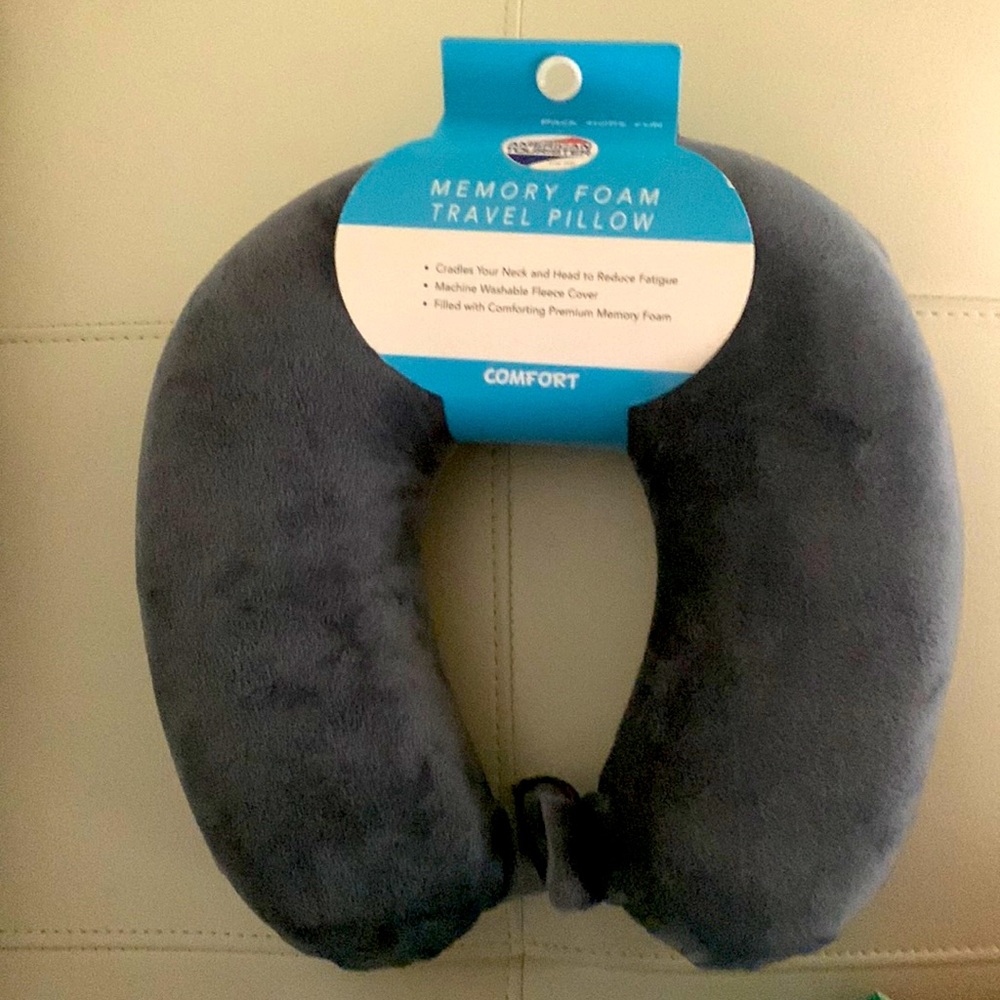 American Tourister Travel Pillow NWT